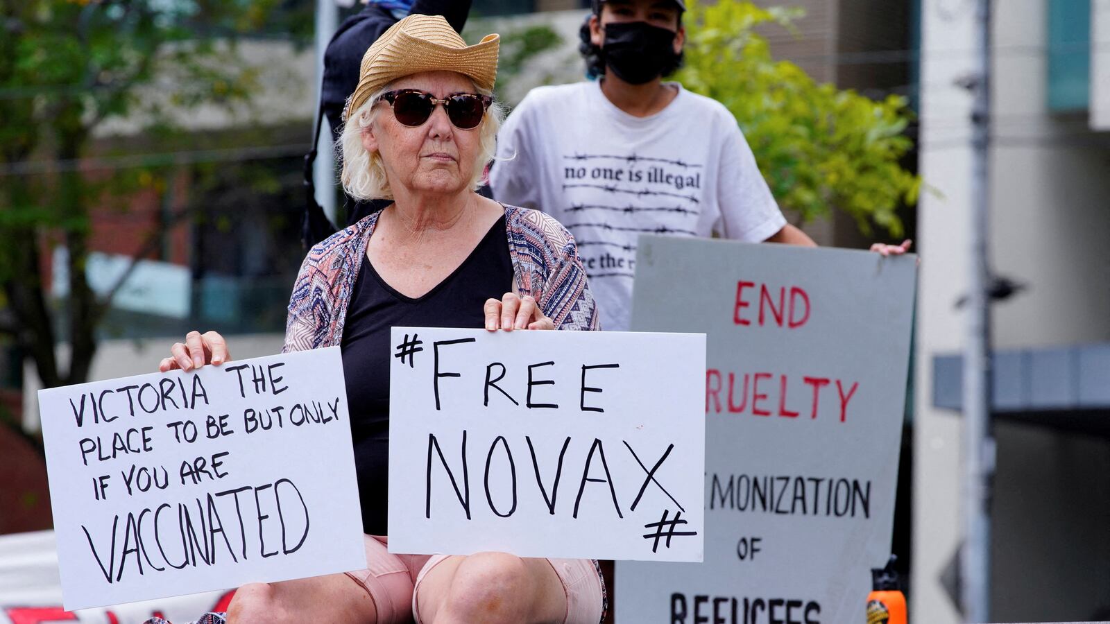 2022-01-06T053626Z_2120253120_RC2ETR9ZJ063_RTRMADP_3_TENNIS-AUSTRALIA-DJOKOVIC_m9p0hy