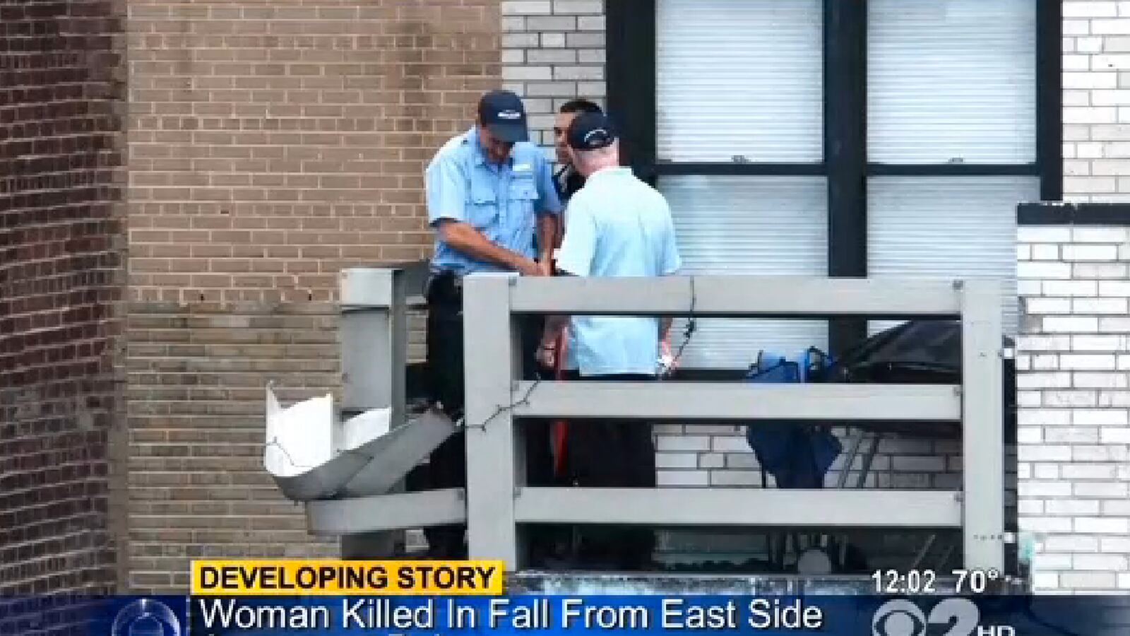 cheats/2013/08/01/nyc-woman-dies-falling-off-balcony/130801-balcony-fall-cheat_n9vsyn