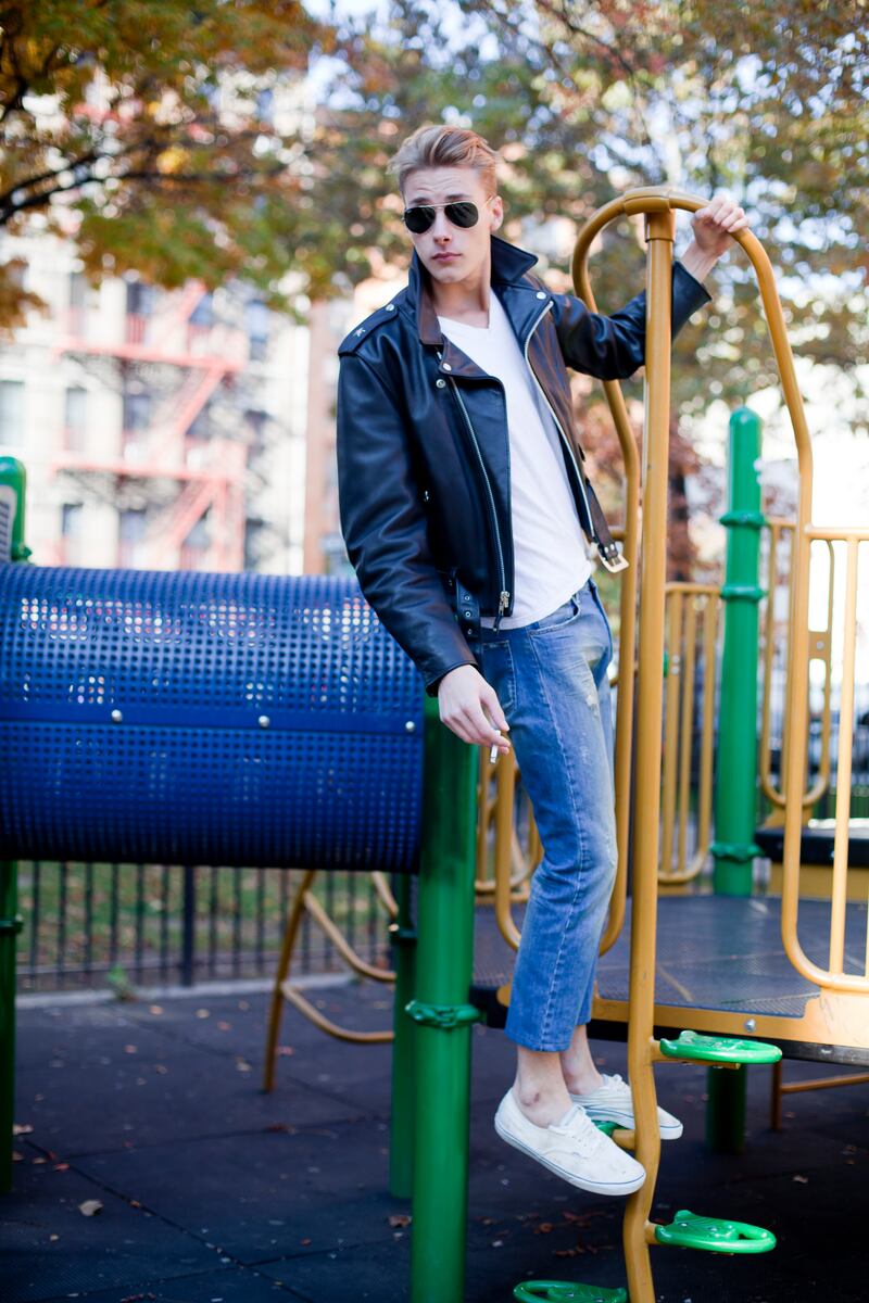 galleries/2012/11/06/f-yeah-menswear-blog-becomes-a-book-by-kevin-burrows-and-lawrence-schlossman-photos/FYMW_Image_7_huevdi