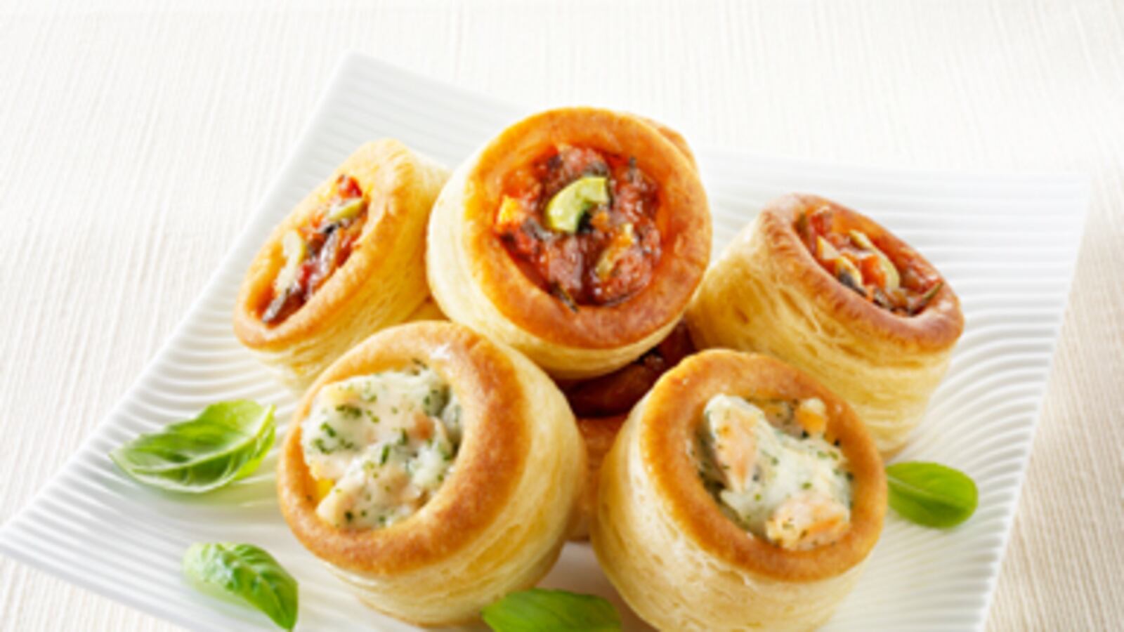 articles/2011/02/23/the-art-of-making-puff-pastry/weiner-pastry_162128_ckj7ny