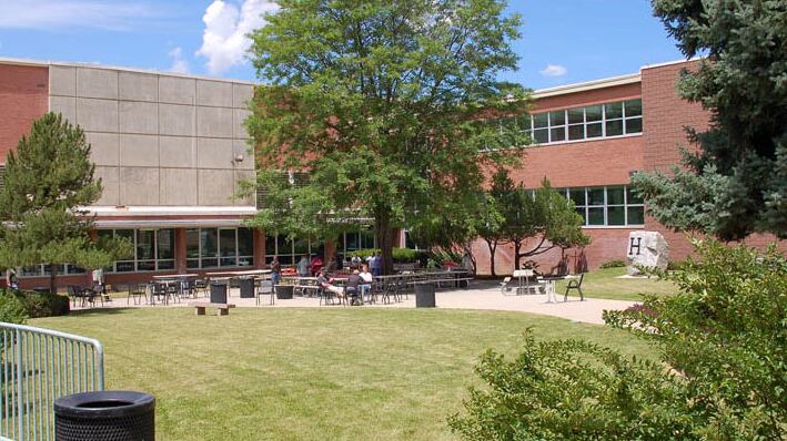 Highland-Courtyard_oxn3k1