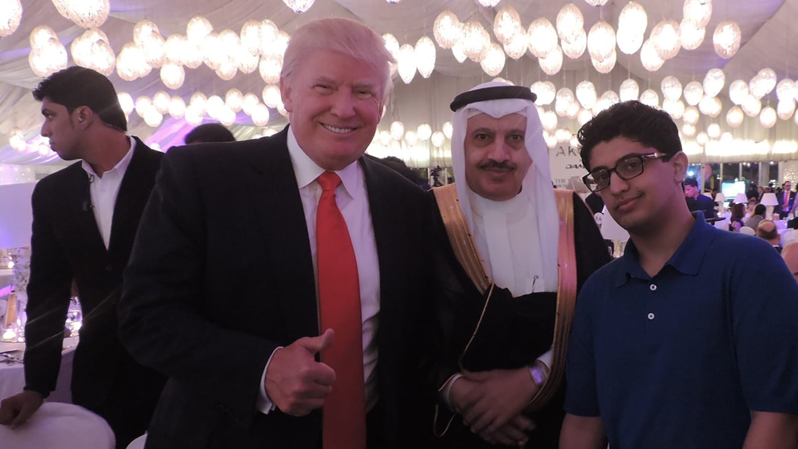 articles/2016/02/11/donald-trump-has-muslim-friends/160210-obeidallah-trump-muslim-friends-tease_dvb1pd