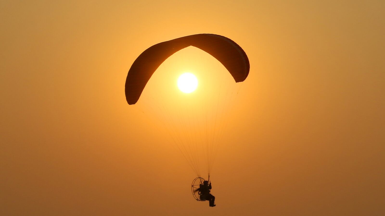 2019-01-01T062056Z_1452194866_RC1226CF35C0_RTRMADP_3_NEW-YEAR-CHINA_mfbkng