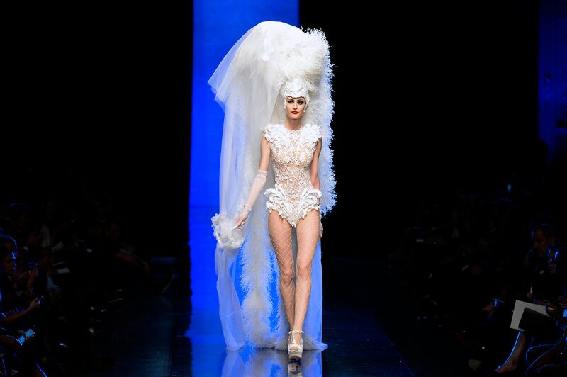 galleries/2014/01/22/from-chanel-to-atelier-versace-the-best-of-paris-couture/140122-paris-couture-3_e57guo