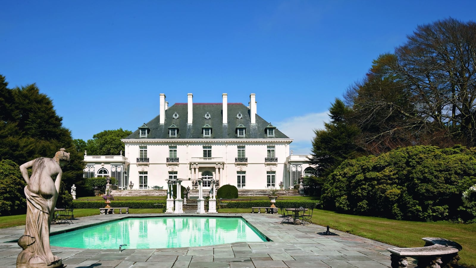 articles/2014/06/01/newport-s-secret-norman-rockwells/140531-oconnor-vernon-court_c1ubso