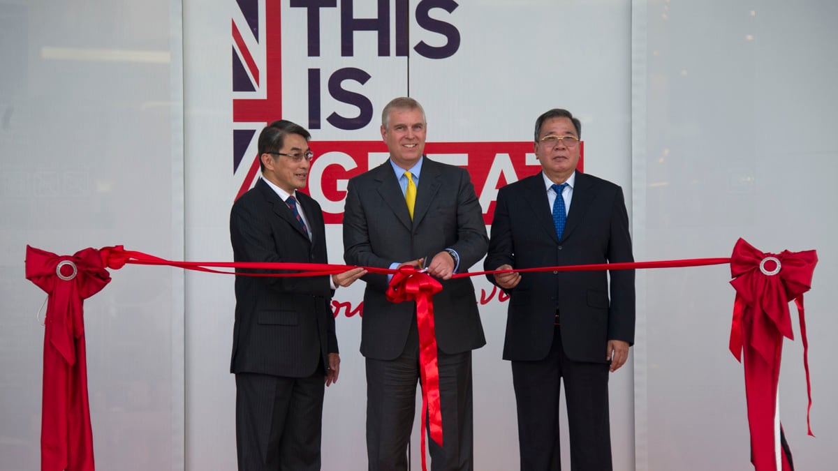 articles/2013/09/19/prince-andrew-s-lonely-globetrotting-life/andrew-indonesia_hl6jia