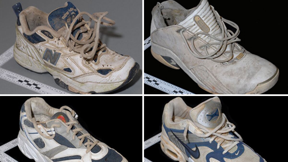 articles/2011/09/04/human-feet-washing-up-on-shore-in-british-columbia-canada/severed-feet-shoe-mystery-ross_pbzw1a