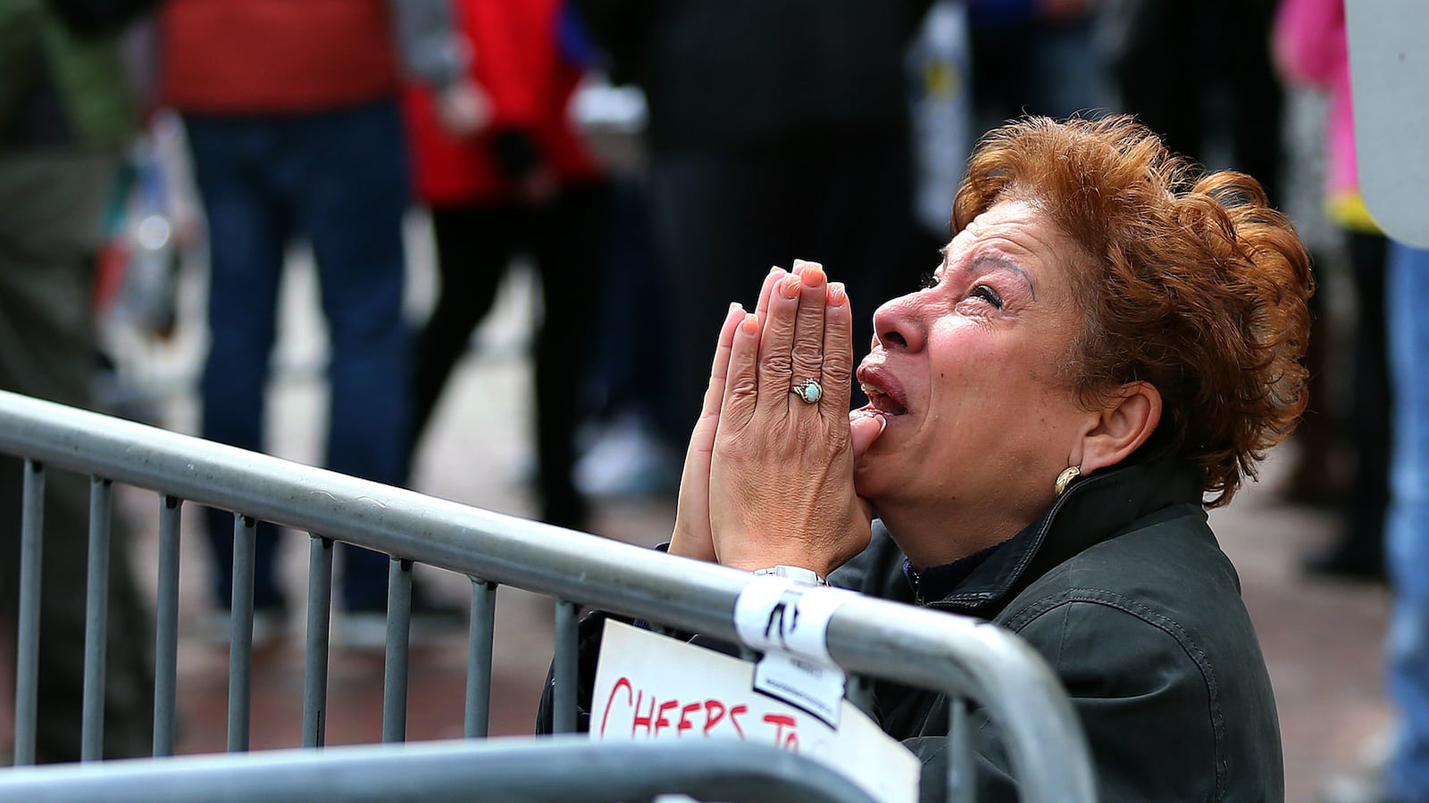 cheats/2013/04/16/fbi-searches-for-clues-in-bombing/130416-investigators-boston-bombinb-cheat_di2mtc