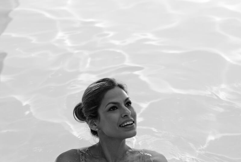 galleries/2011/05/13/keira-knightley-on-the-set-of-last-night/last-night---behind-the-scenes-3_ecwjhe