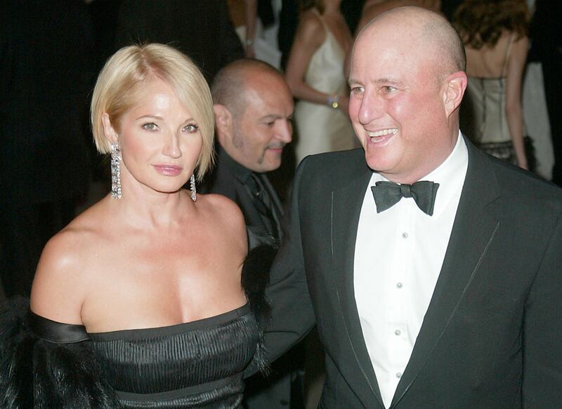 galleries/2010/11/11/celebrity-jewelry-sales/celeb-jewelry-sales---barkin_hf6b6f