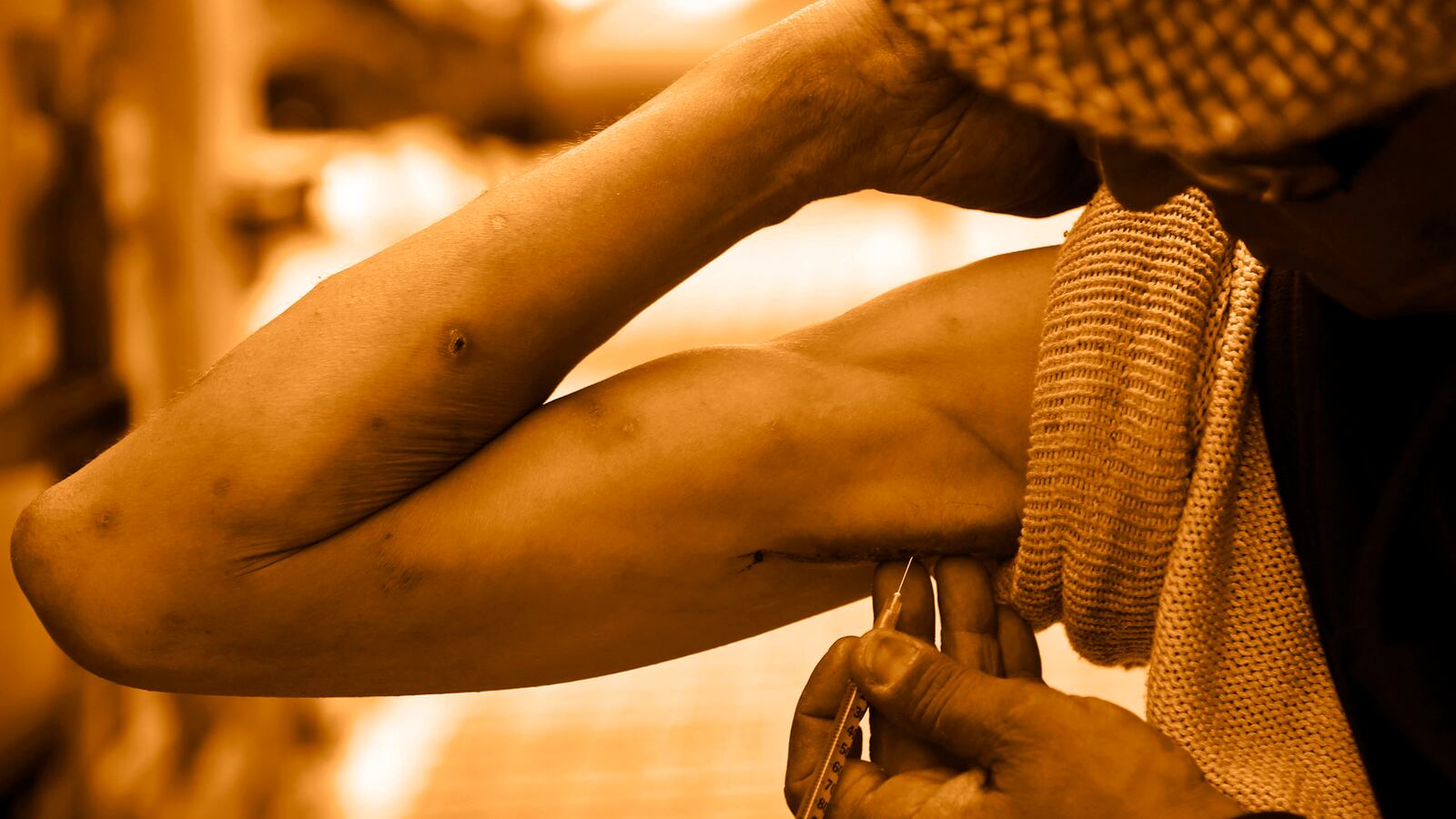 articles/2017/04/11/lessons-about-despair-dope-and-death-from-athens-to-pence-s-indiana/170403-siegal-athens-heroin-tease_ls9pev