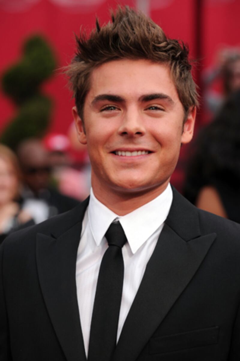galleries/2012/07/07/worst-celebrity-tans-kim-kardashian-zac-efron-more-photos/bad-celebrity-tans-zac-efron_acenzd