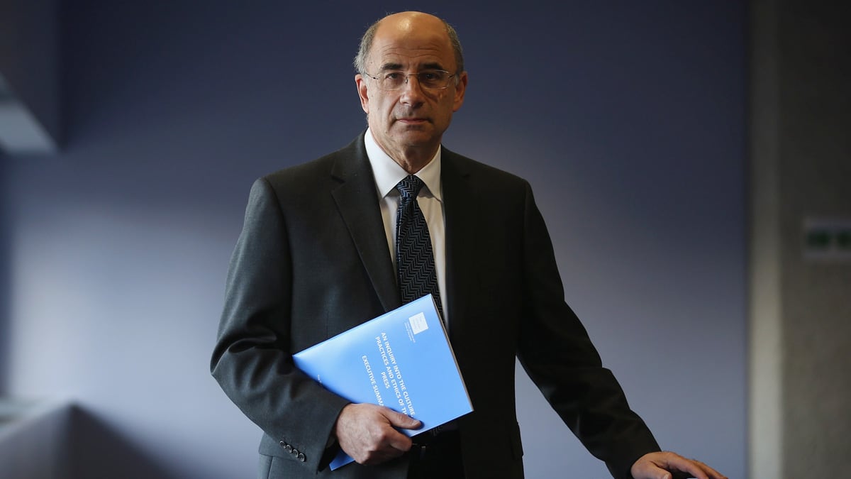 cheats/2012/11/29/britain-braces-for-leveson-report/lord-leveson-report-cheat_vcdkjx