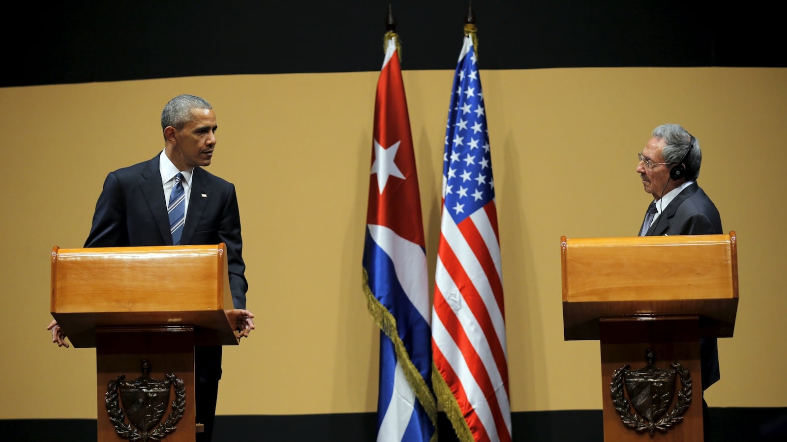 cheats/2016/03/21/obama-castro-spar-on-political-captives/160321-obama-castro-clash-cheat_mdhde3