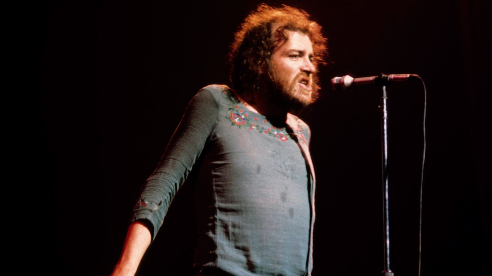 articles/2014/12/22/the-greatest-rock-voice-of-all-time-belonged-t-o-joe-cocker/141222-gioia-cocker-tease_xsn7tv