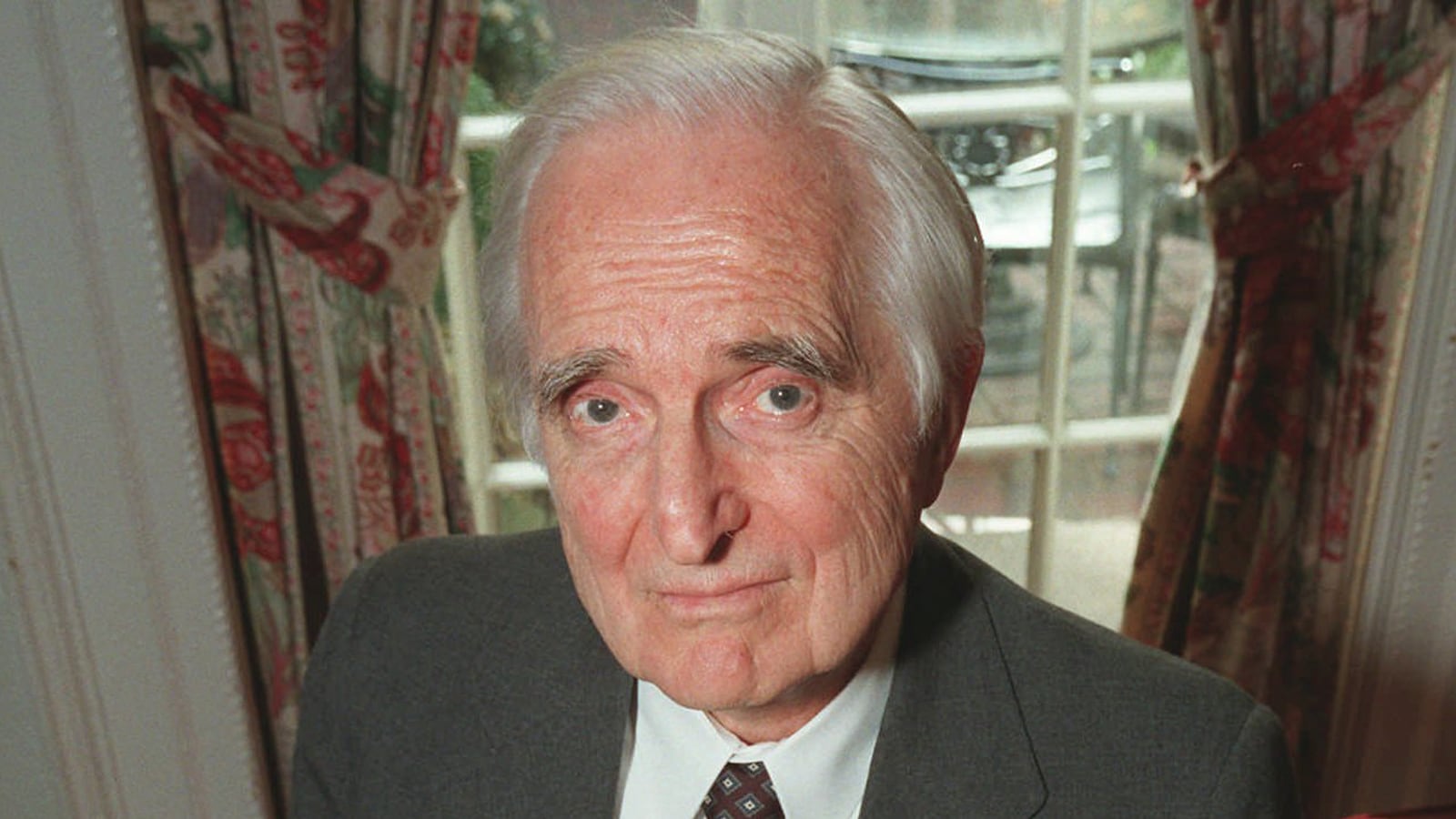 cheats/2013/07/03/computer-mouse-inventor-dies/130703-douglas-engelbart-cheat_wopz6a