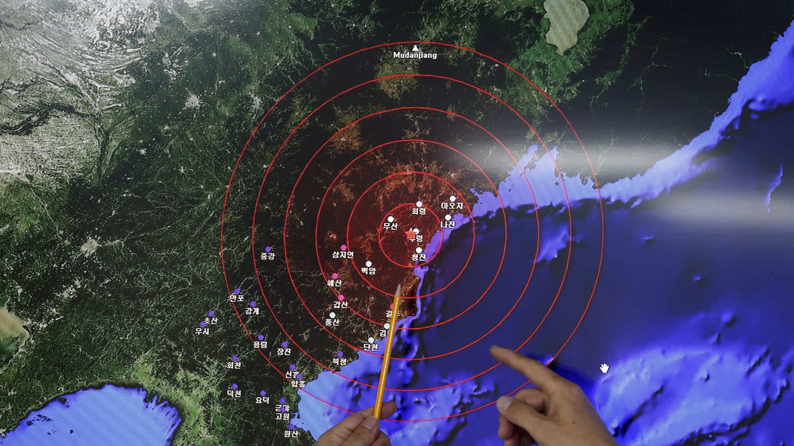 cheats/2016/02/04/north-korea-preparing-missile-launch/160204-north-korea-readying-missile-cheat_bnr71f