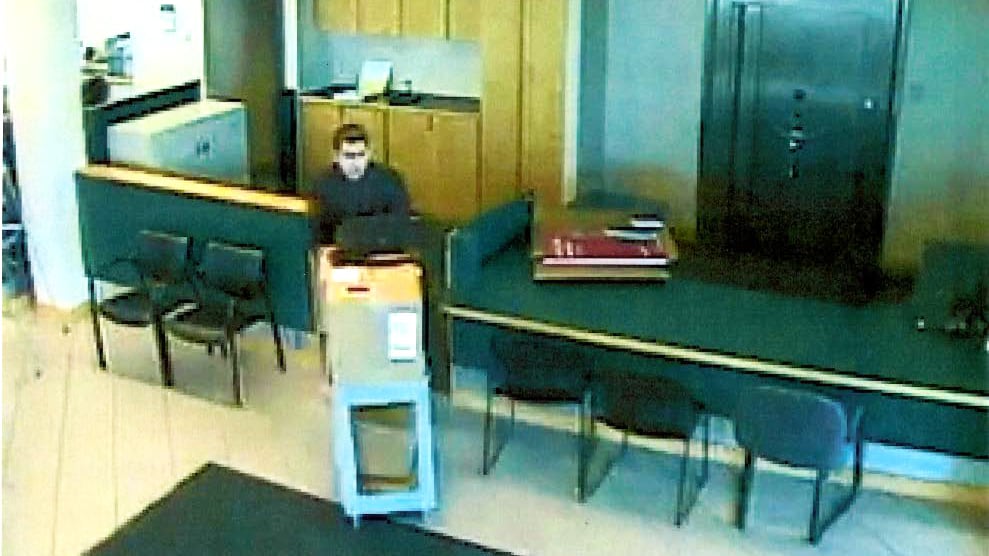 190429-connor-bank-heist-tease_giyrqw