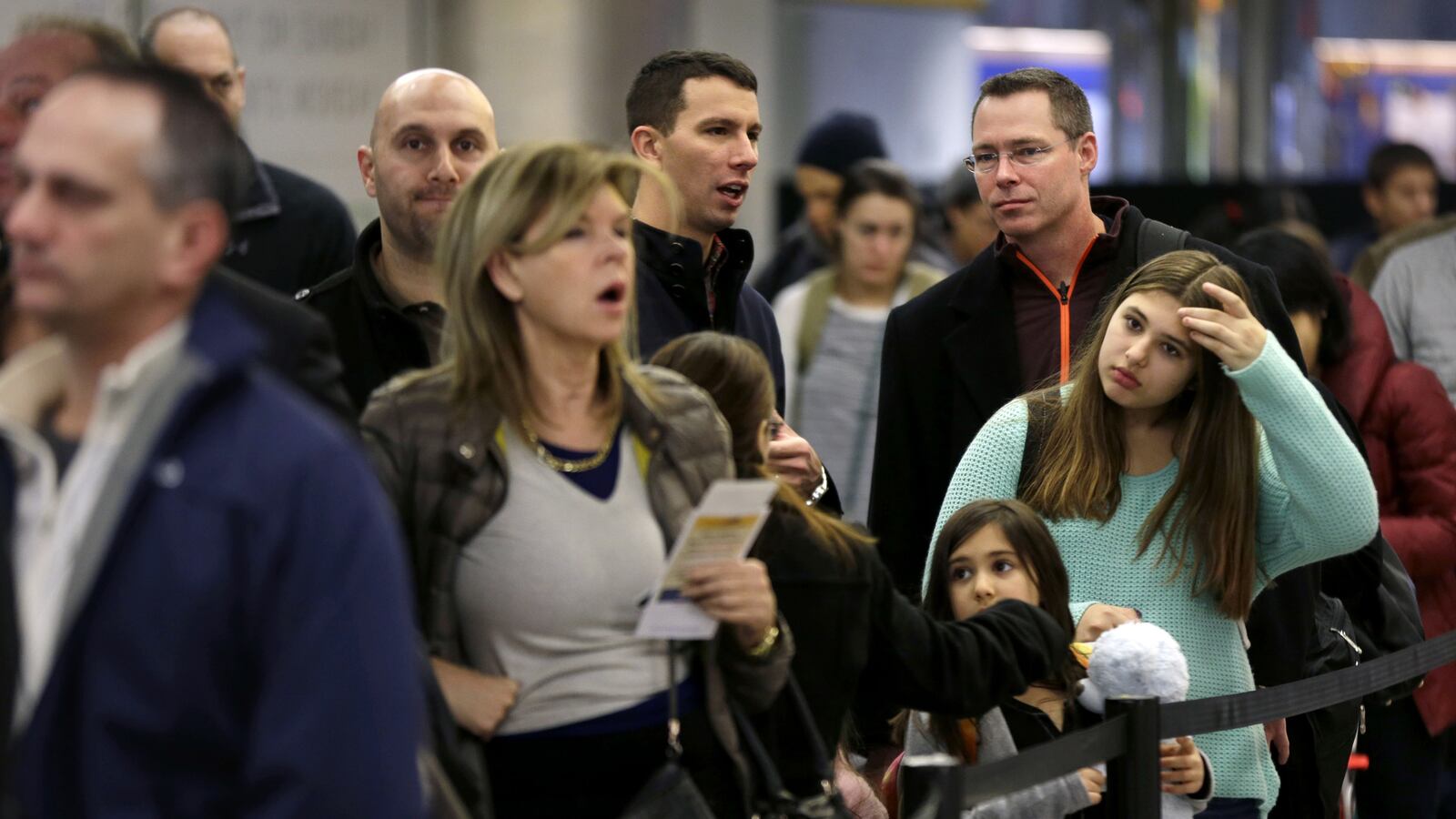 cheats/2013/11/27/thousands-of-travelers-stranded/131127-thanksgiving-travel-cheat_lbccc8