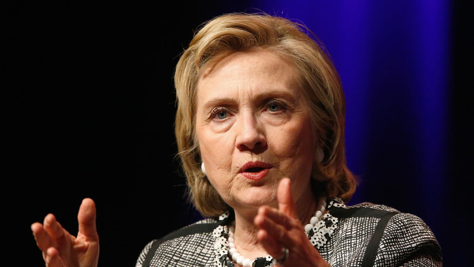 cheats/2014/07/08/clinton-defends-role-in-1975-rape-case/140708-hillary-cheat_yfw5cr