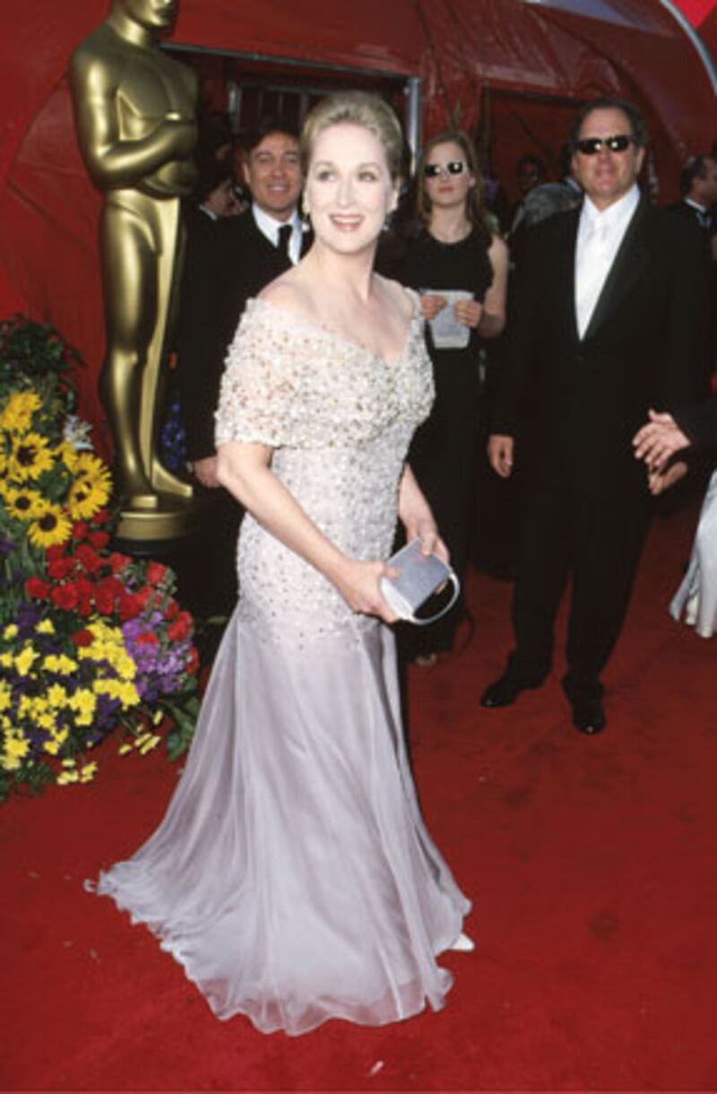 galleries/2010/03/04/meryl-streep-s-oscars/meryl-oscars---1999_tf0as0