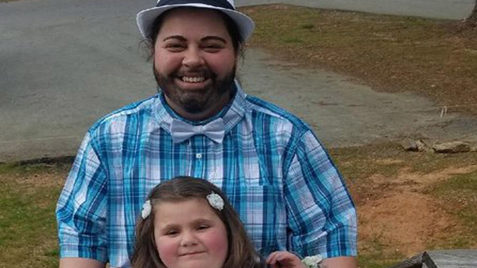 articles/2017/03/29/single-mom-banned-from-father-daughter-dance-in-georgia/170329-social-hit-tease_nuso2e