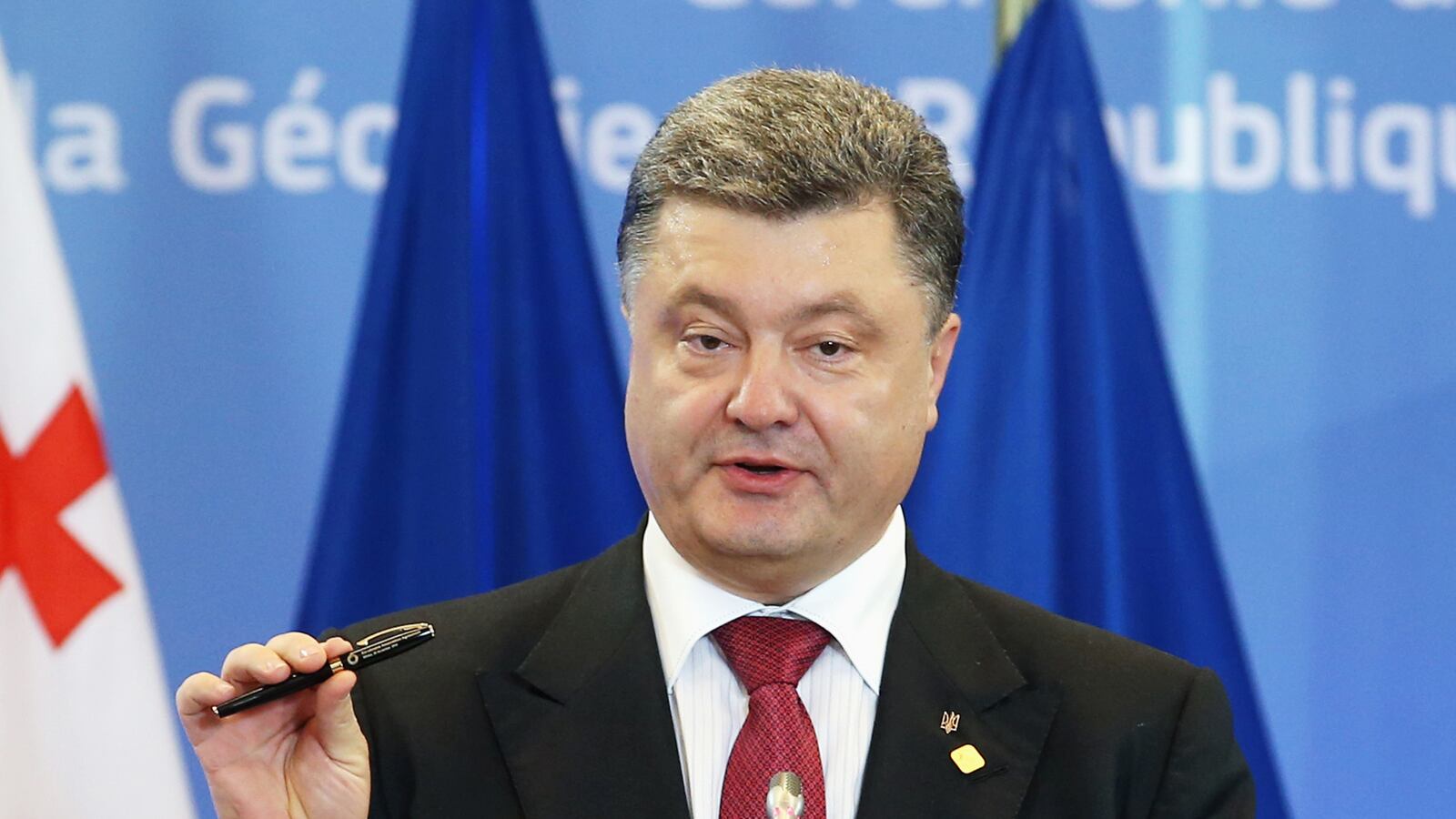 cheats/2014/06/27/ukraine-signs-deal-that-started-crisis/140627-ukraine-trade-cheat_mfvu11