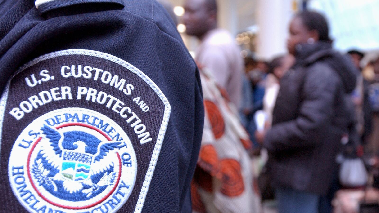 cheats/2014/01/02/customs-destroys-virtuoso-s-flutes/140102-flute-destroy-cheat_mozaic