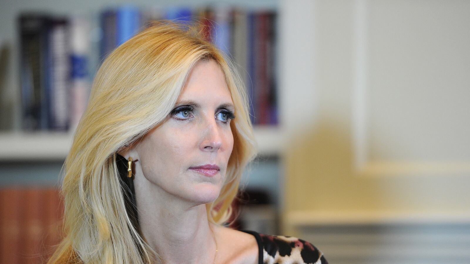 articles/2015/09/18/jewish-mag-may-dump-coulter-column-over-tweets/150918-swing-coulter-remarks-tease_briamb