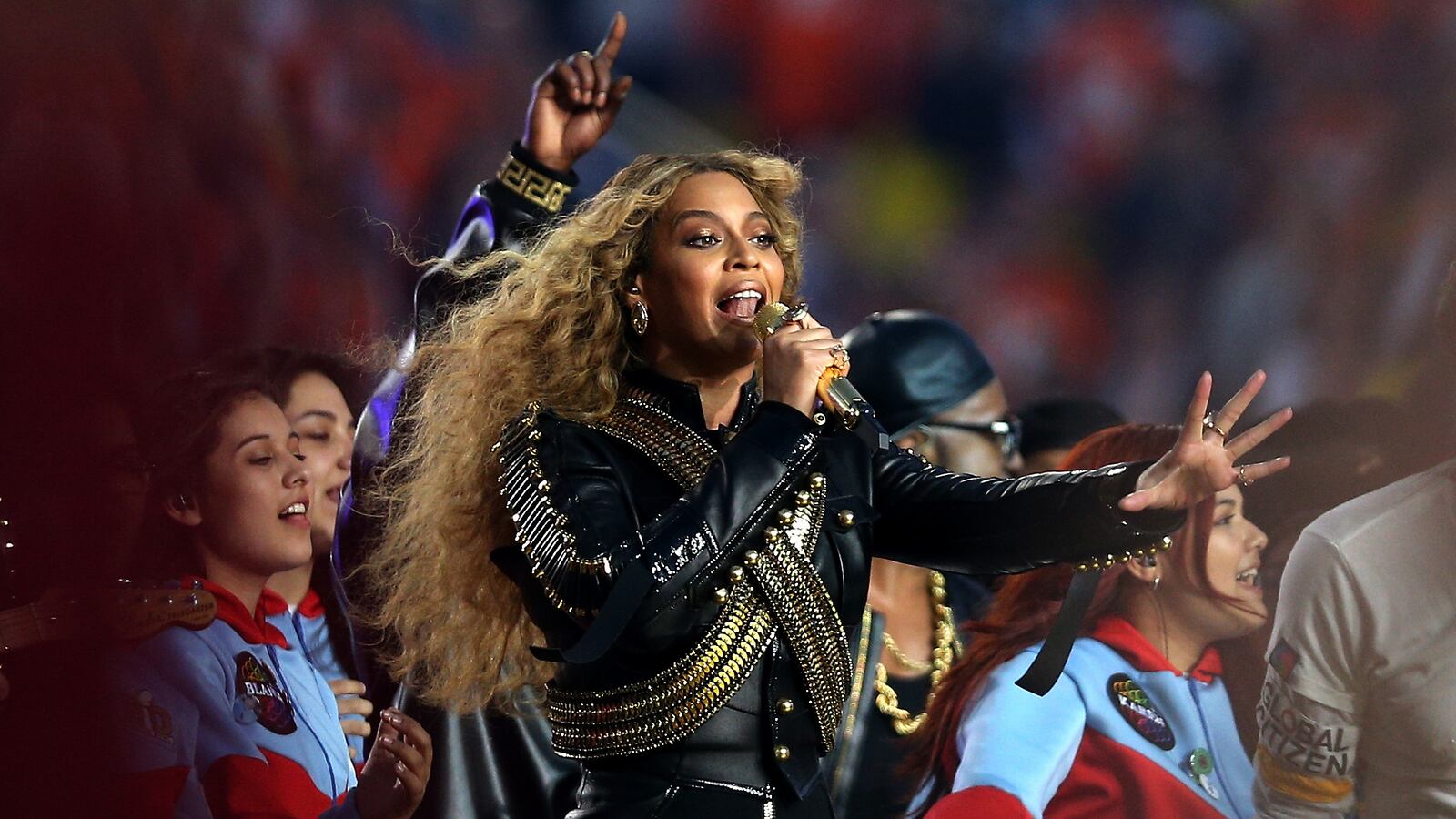 articles/2016/02/15/who-is-the-mystery-man-behind-the-anti-beyonce-rally/160215-collins-beyonce-tease_hkqnvq