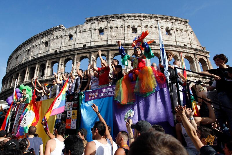 articles/2012/05/10/obama-stirs-europe-s-debate-over-marriage-for-gay-couples/gay-marriage-italy-nadeau-tease_m1uzeq