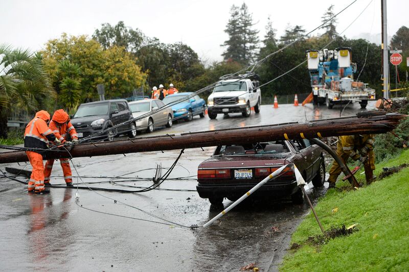galleries/2014/12/12/pineapple-express-slams-california-photos/141212-cali-storm-03_qr307n