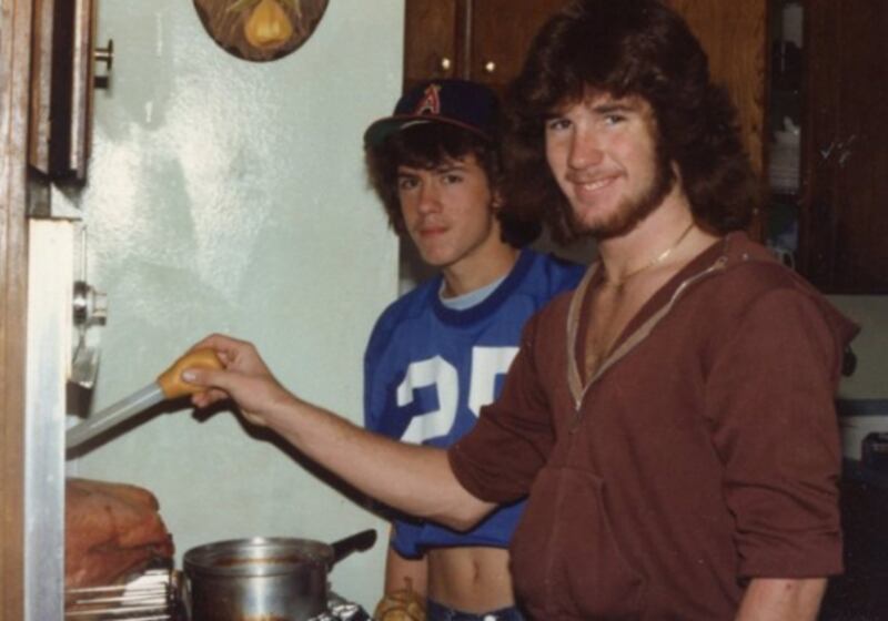 galleries/2010/11/22/awkward-thanksgiving-family-photos/awkward-thanksgiving---baster_n9lqkx