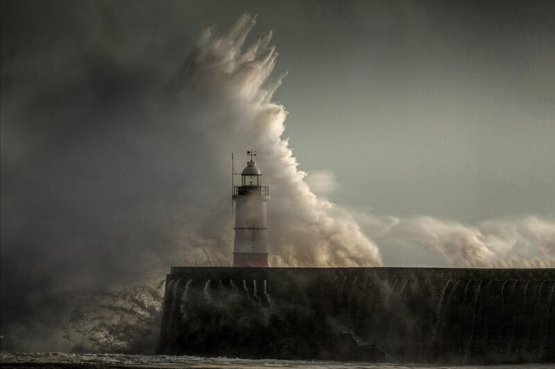 galleries/2014/02/13/wild-wednesday-flooded-britain-battered-by-storm-photos/140212-uk-weather6_vksvya