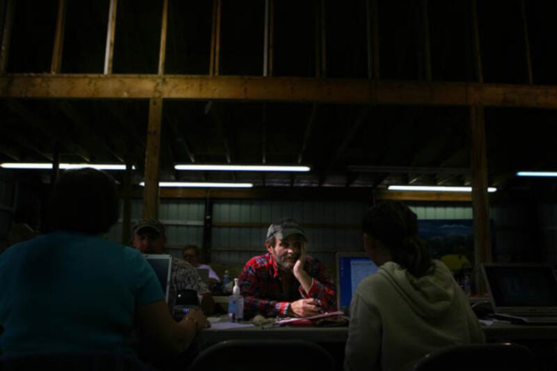 galleries/2009/10/15/inside-a-traveling-health-care-tent-city/allman-healthcare---5_i4qfcm