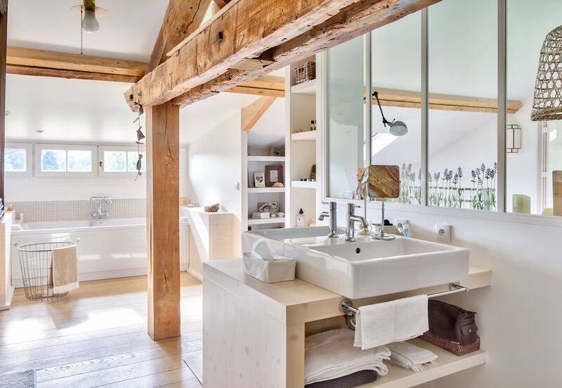 180204-mcnearney-omg-i-want-this-house-france-12_kcgbd7