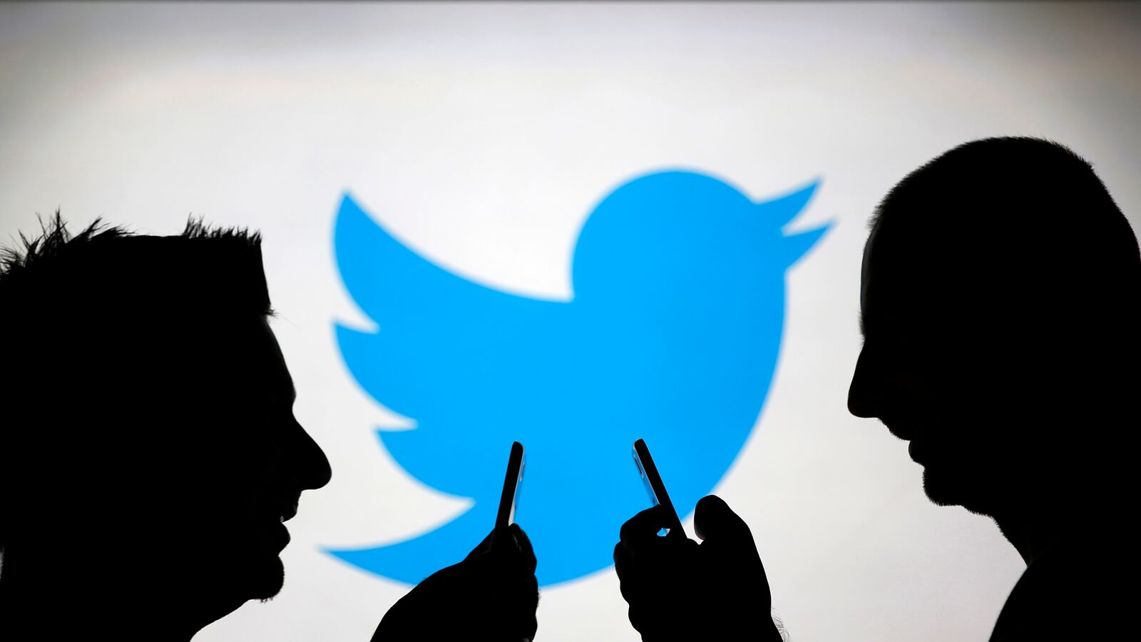 articles/2013/11/30/how-to-be-smart-on-twitter/131126-twitter-debotton-tease_hp0r5q