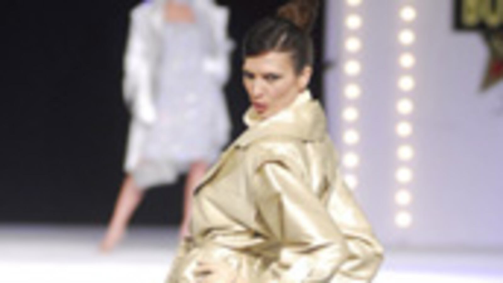 articles/2009/12/01/who-wants-a-bigger-butt/crouch-bottom_66563_s89i0s