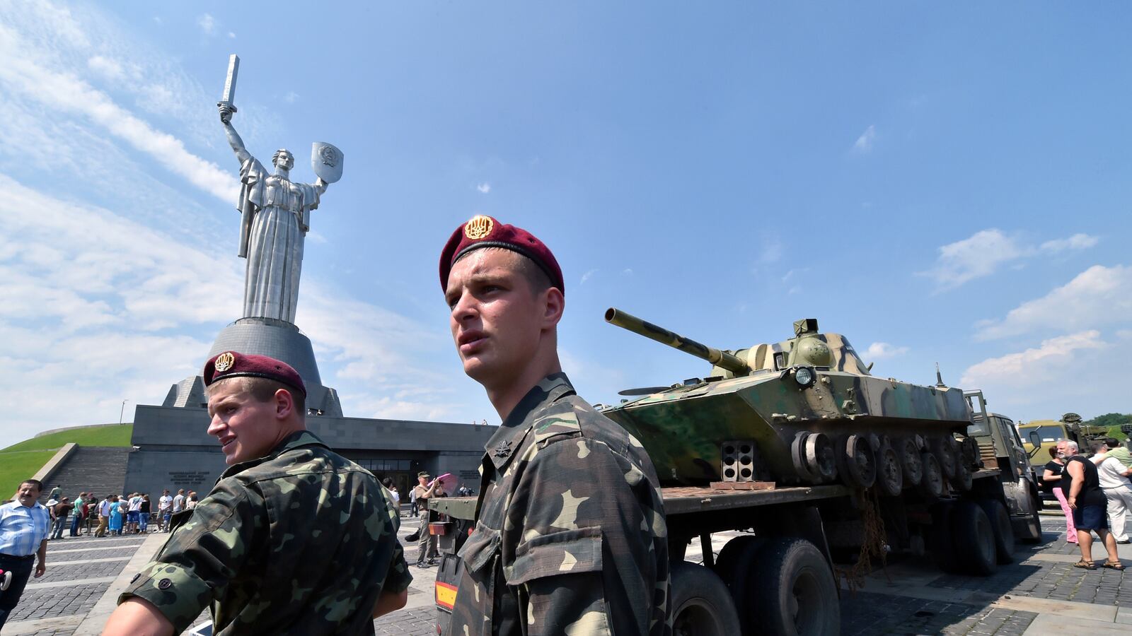 cheats/2014/07/13/ukraine-shell-hits-russian-town/140713-kiev-cheat_eafsqp