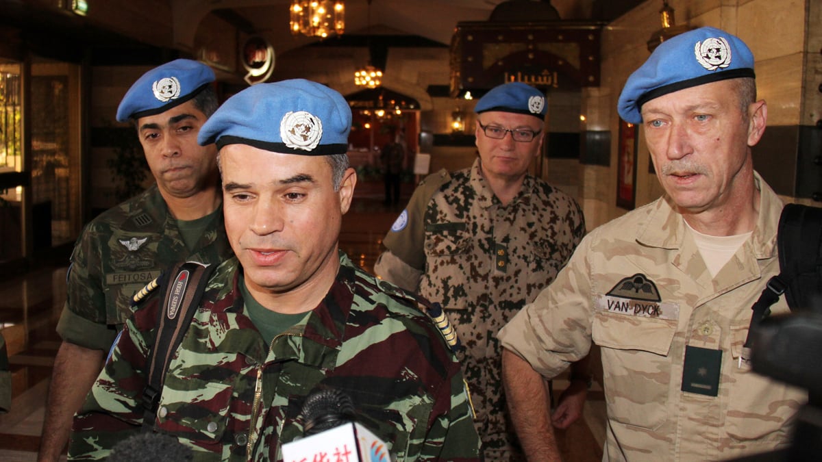 cheats/2012/04/17/ceasefire-collapses-in-syria/syria-un-monitors-cheat_eu0p1x