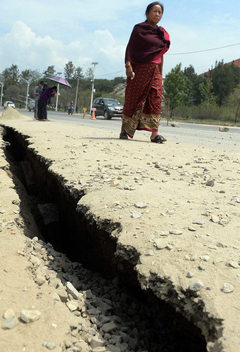 galleries/2015/04/26/aftermath-of-devastating-earthquake-in-nepal-photos/150426-nepal-earthquake-06_rxxlb7