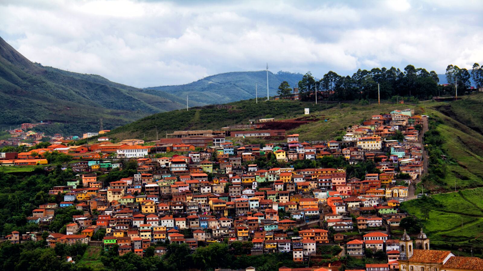 articles/2013/11/29/two-chickens-an-old-guitar-and-a-group-of-strangers-a-life-changing-feast-in-brazil/131127-langbein-brazil-NEW_gbt4vh