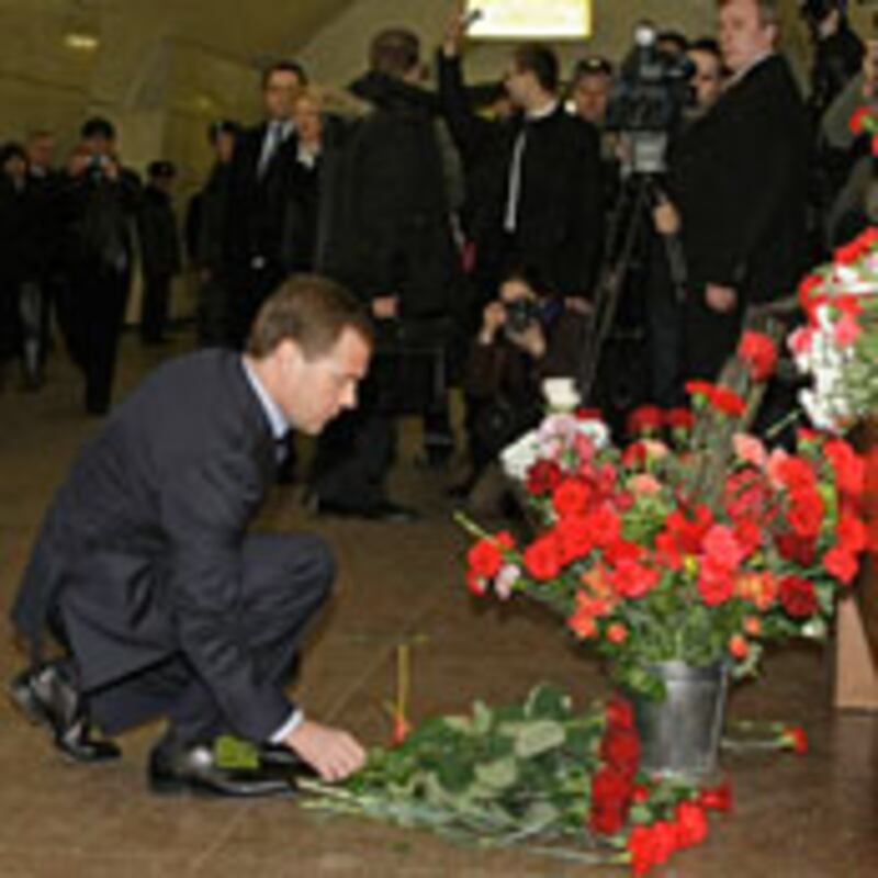 articles/2010/04/03/is-democracy-dead-in-russia/sestanovich-russia-bomb_91824_mnrna1