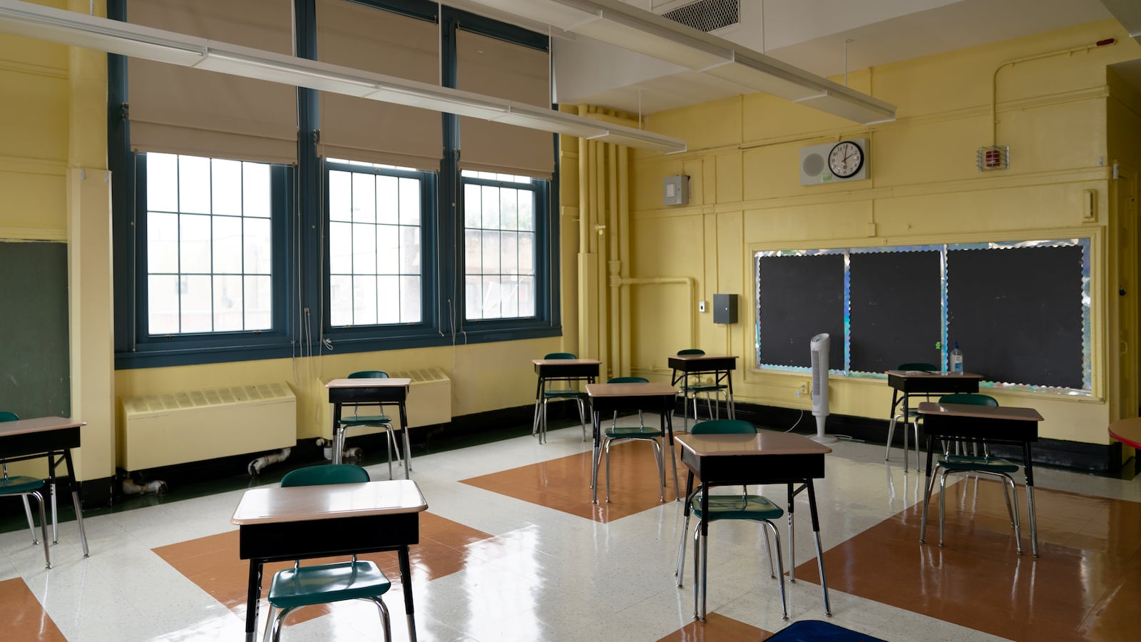 2021-02-22T162427Z_692232248_RC2SXL9B2JAD_RTRMADP_3_HEALTH-CORONAVIRUS-USA-SCHOOLS_ieveyc