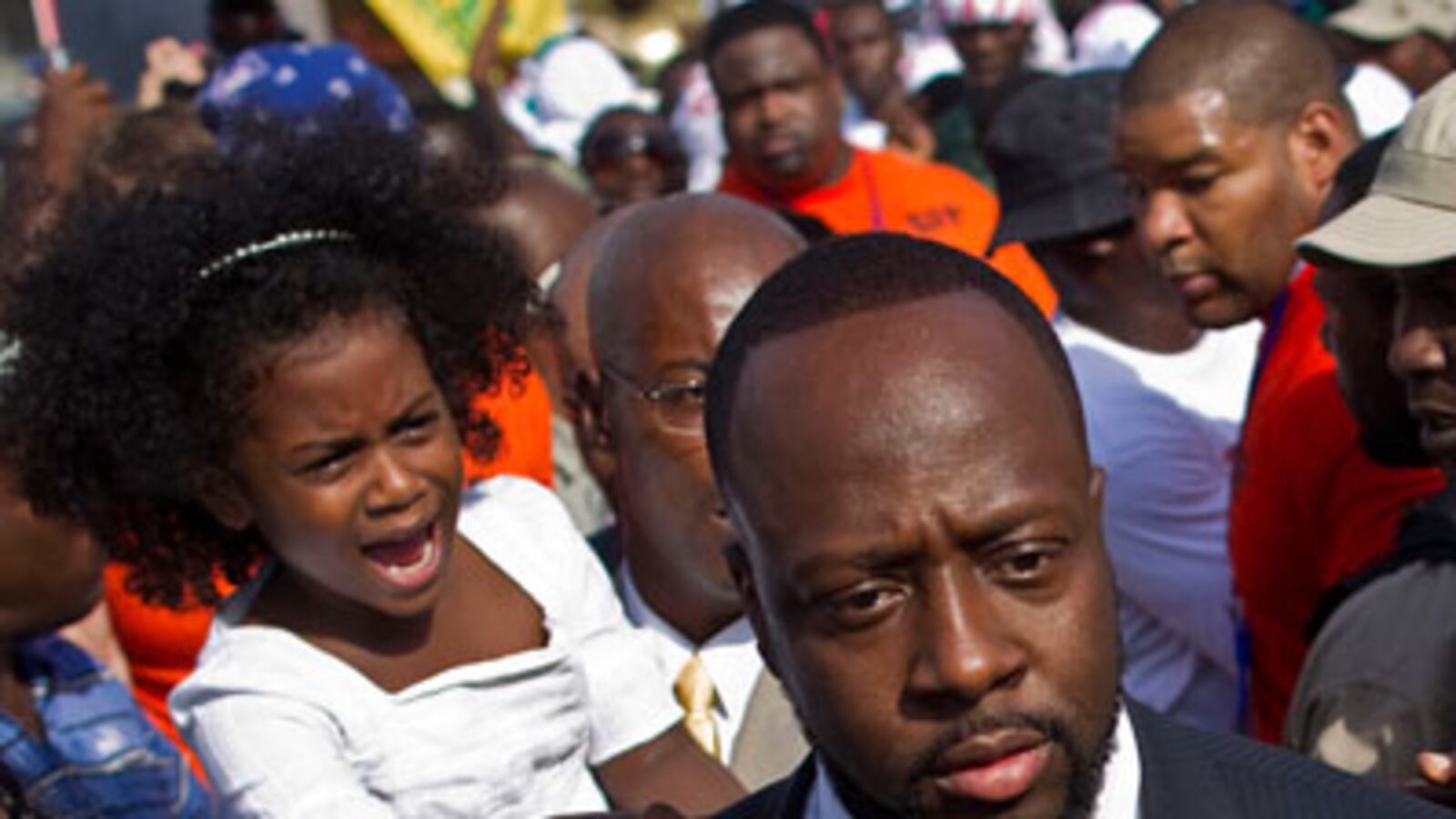 cheats/2010/08/18/wyclef-jean-in-hiding-after-death-threats/wyclef-in-hiding_nqyoky