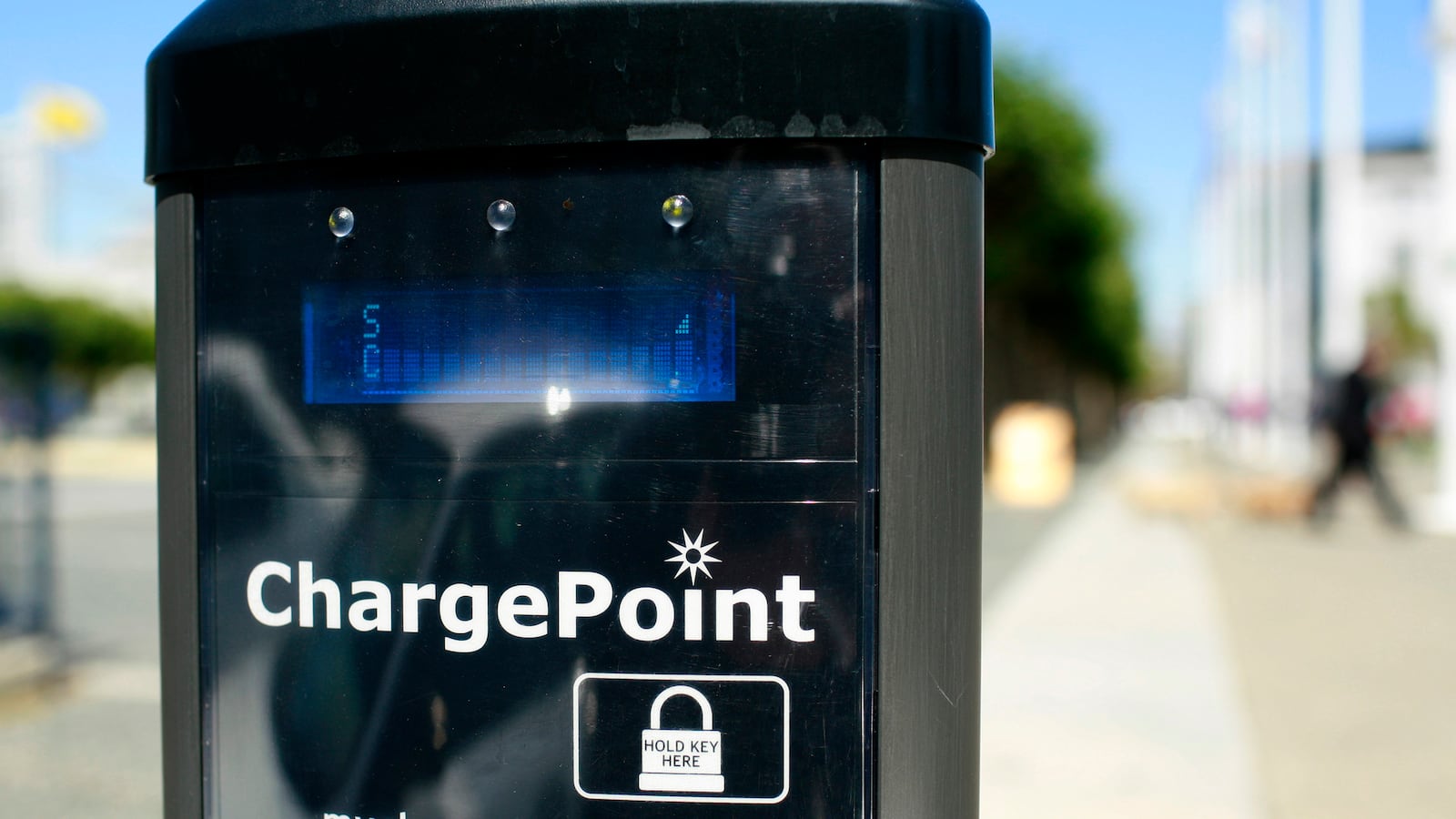 cheats/2014/06/12/tesla-opens-car-patents-to-rivals/140129-tesla-cheat_qcdp01