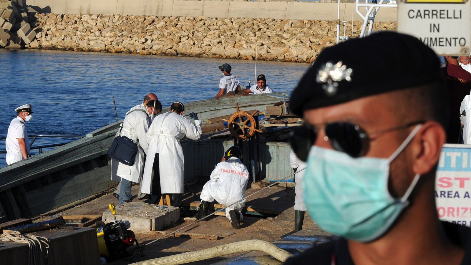 articles/2014/07/07/italy-migrants-dying-en-masse/140706-barbie-mass-graves-tease_inojca