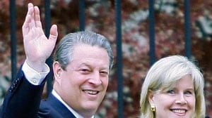 cheats/2010/04/29/gores-buy-oceanfront-villa/al-gore-villa_reev4q