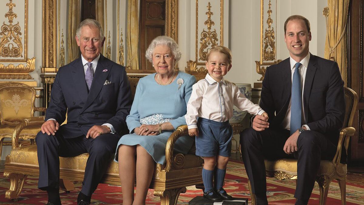 articles/2016/04/20/prince-george-wears-victorian-knee-socks-in-new-picture-for-his-first-stamp/royalmail_itwzyz