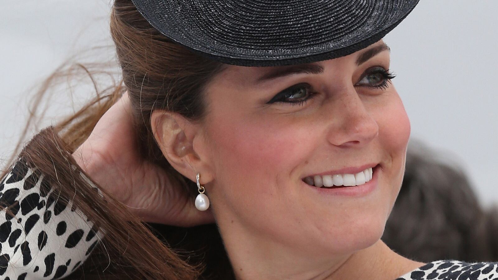 cheats/2013/07/22/kate-middleton-goes-into-labor/130719-middleton-baby-labor-maybe-cheat_f1daii
